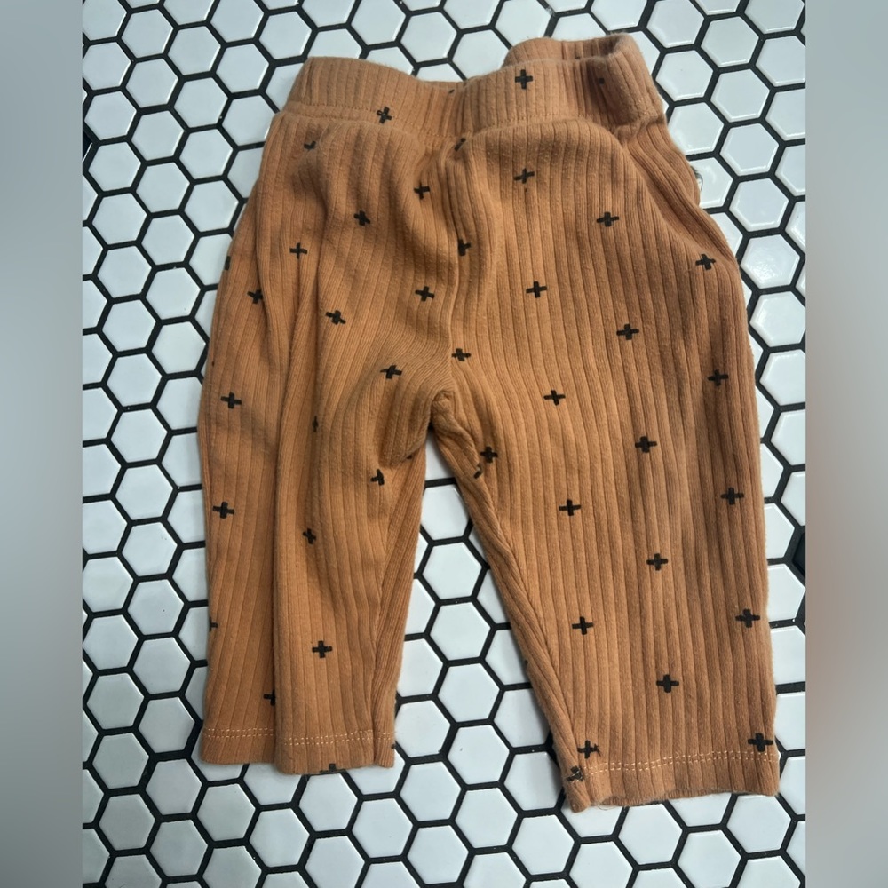 Rabbit + bear organic cotton bottoms  size 6-9 months